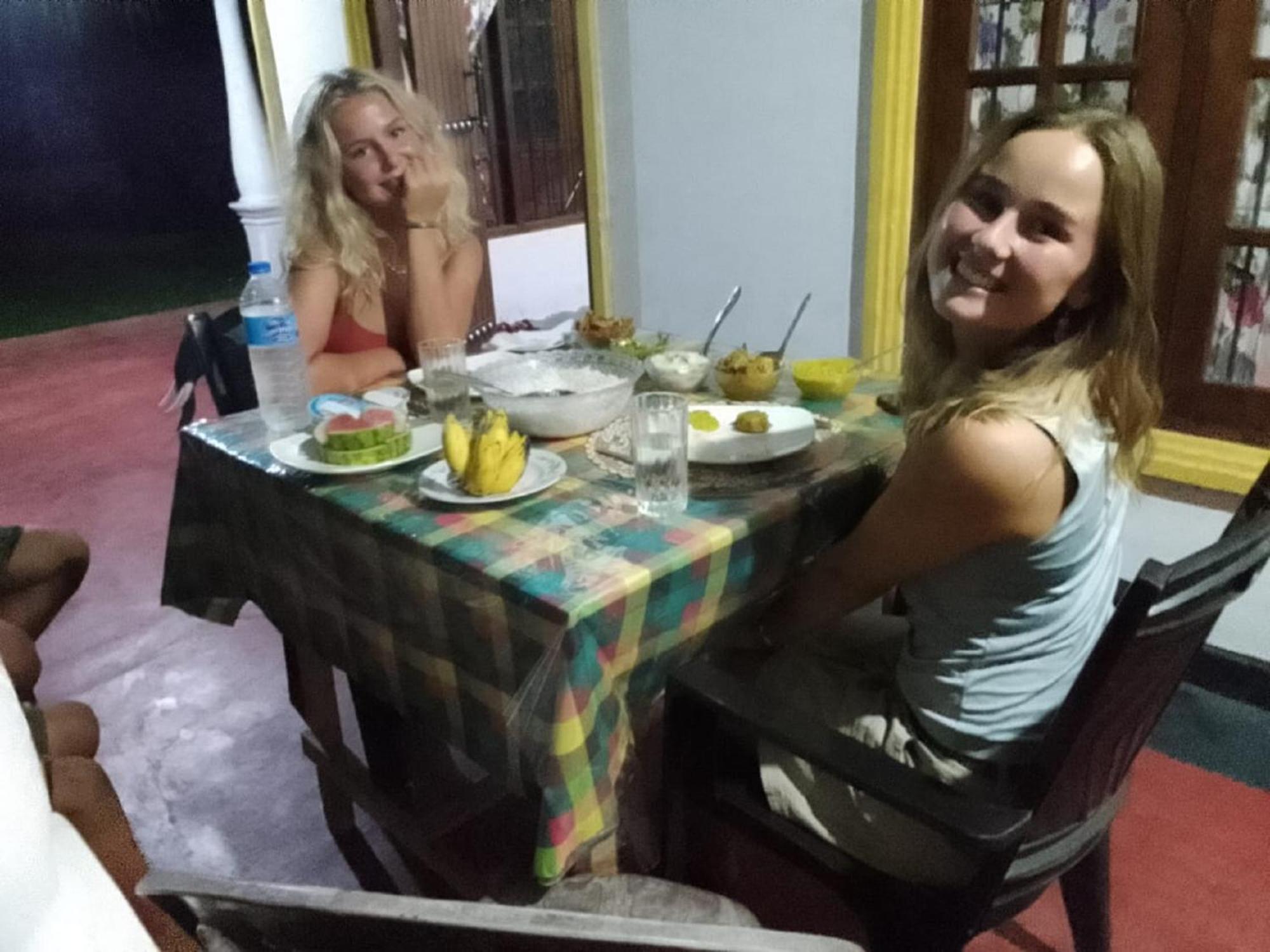 Sanu Home Stay Сігірія Екстер'єр фото